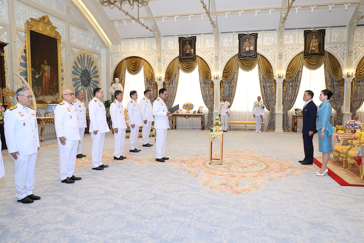 Enam Menteri Baru Thailand Dilantik di Hadapan Raja